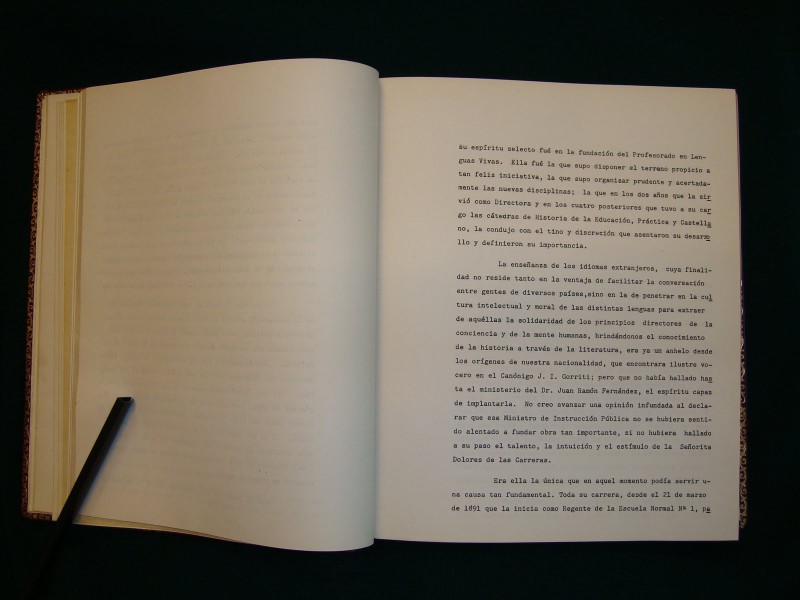 En el segundo párrafo, se menciona al Canónigo Gorriti -nombrado también en otros discursos - como inspirador de la implantación de la enseñanza de las lenguas extranjeras. Este tema ya aparece planteado en su libro "Reflexiones" escrito en 1834.